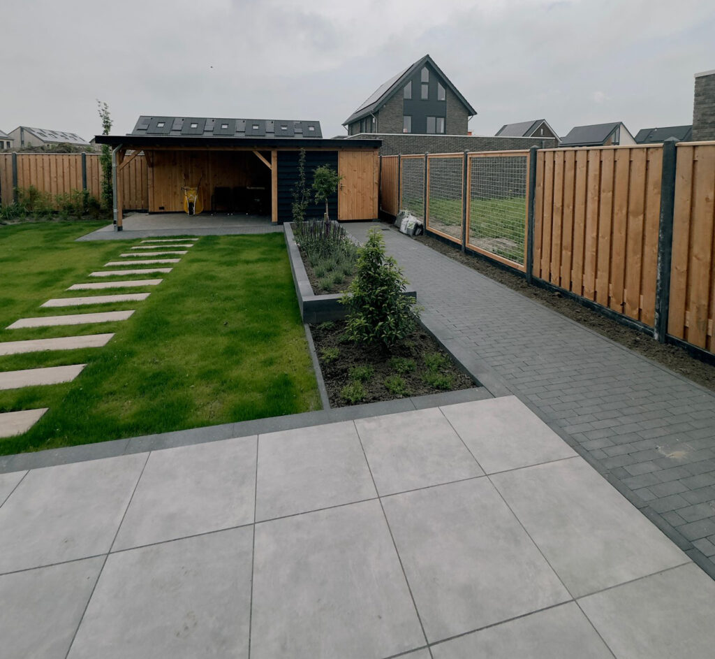 tuin laten betegelen rondom zwolle